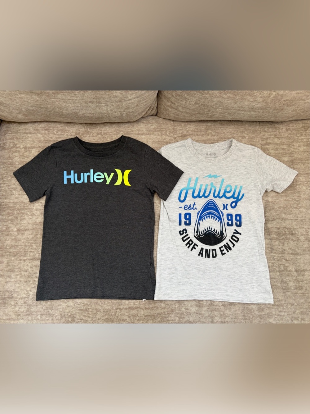 Hurley Shark Surf and Enjoy Graphic Tee Boys Small Gray & Black